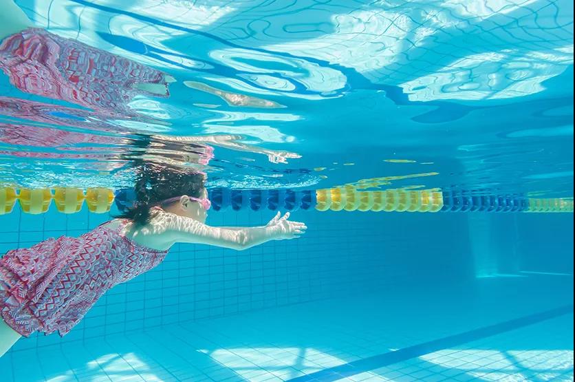 游泳池設(shè)計(jì)需要注意哪些安全問題?