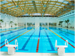 游泳池游泳時，游泳鏡起霧的解決辦法？