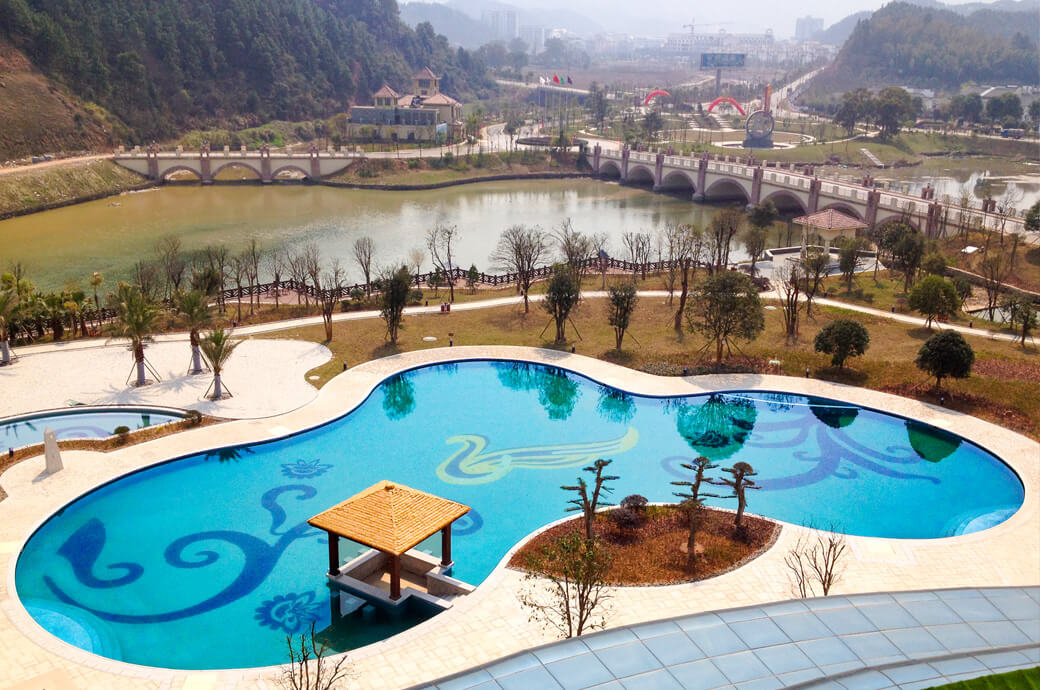 溫泉度假酒，露天泳池