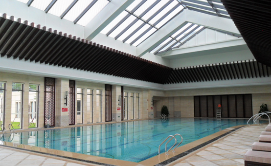 室內(nèi)游泳館如何通風(fēng)換氣？