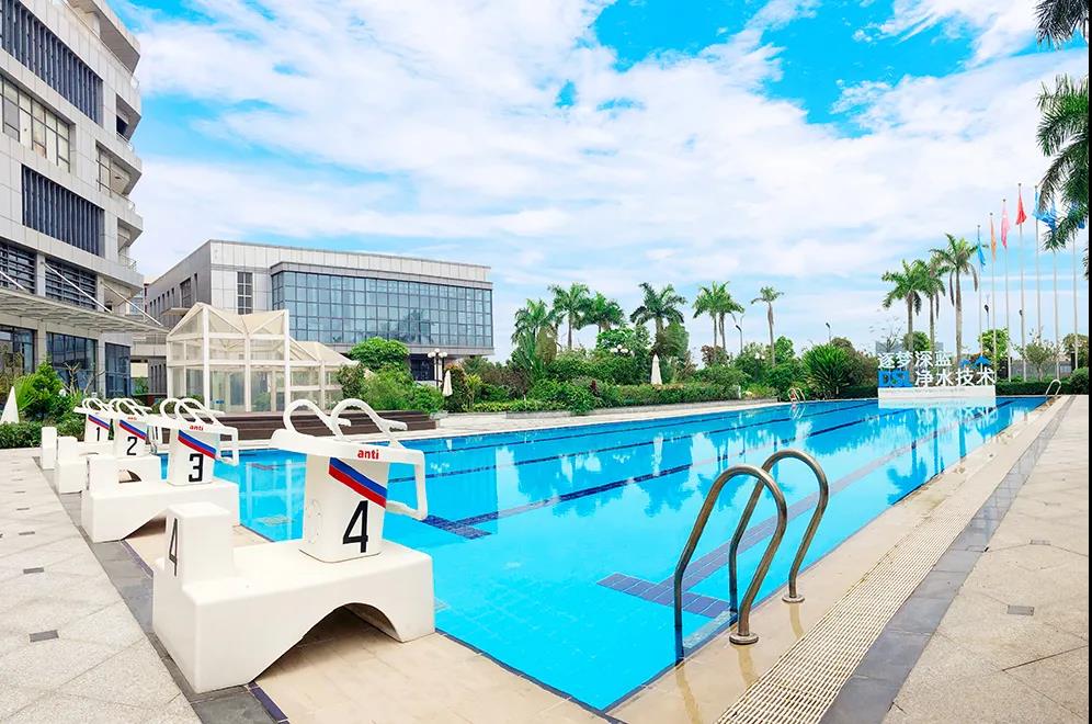 游泳池水處理藥劑在使用時(shí)需注意什么？