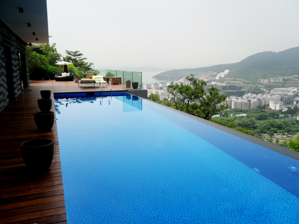 <b>別墅游泳池水處理系統(tǒng)攻略,輕松打造清澈水質(zhì)，看這一篇就夠了！</b>